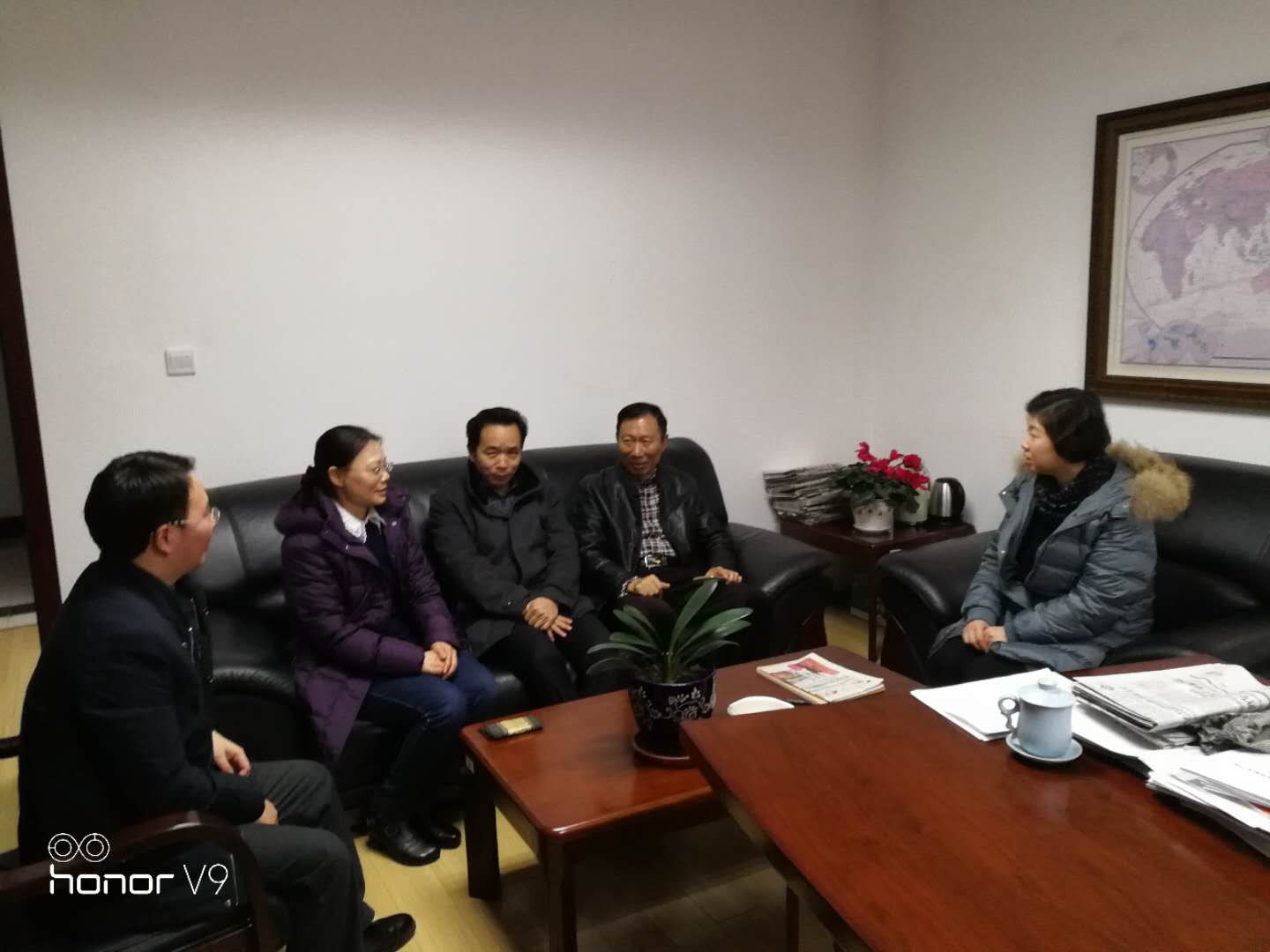 1.重庆城市管理职业学院党委副书记张新接待韩院长一行.JPG